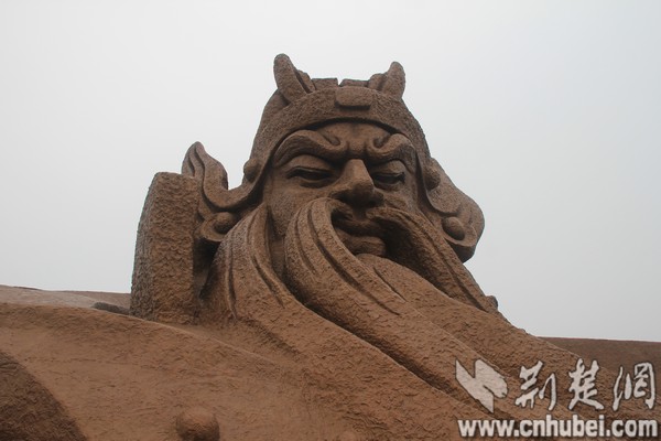 現(xiàn)全球最大關(guān)公青銅雕像，目測(cè)宇達(dá)施工（圖）