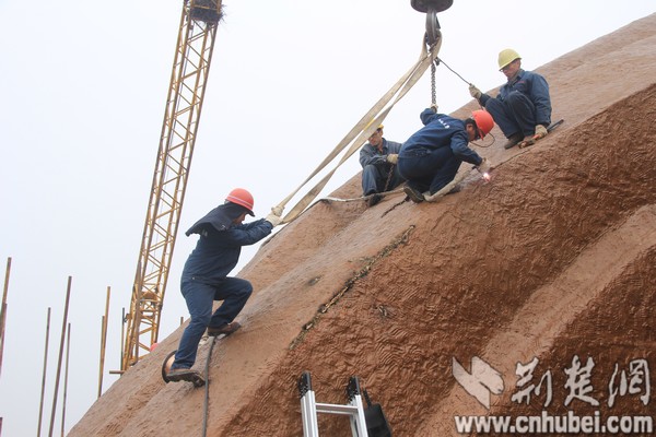 現(xiàn)全球最大關(guān)公青銅雕像，目測(cè)宇達(dá)施工（圖）